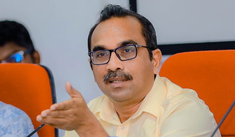 ප්‍රවාහන ඇමැති බස් රථ හිමියන්ගෙන් කළ විශේෂ ඉල්ලීම