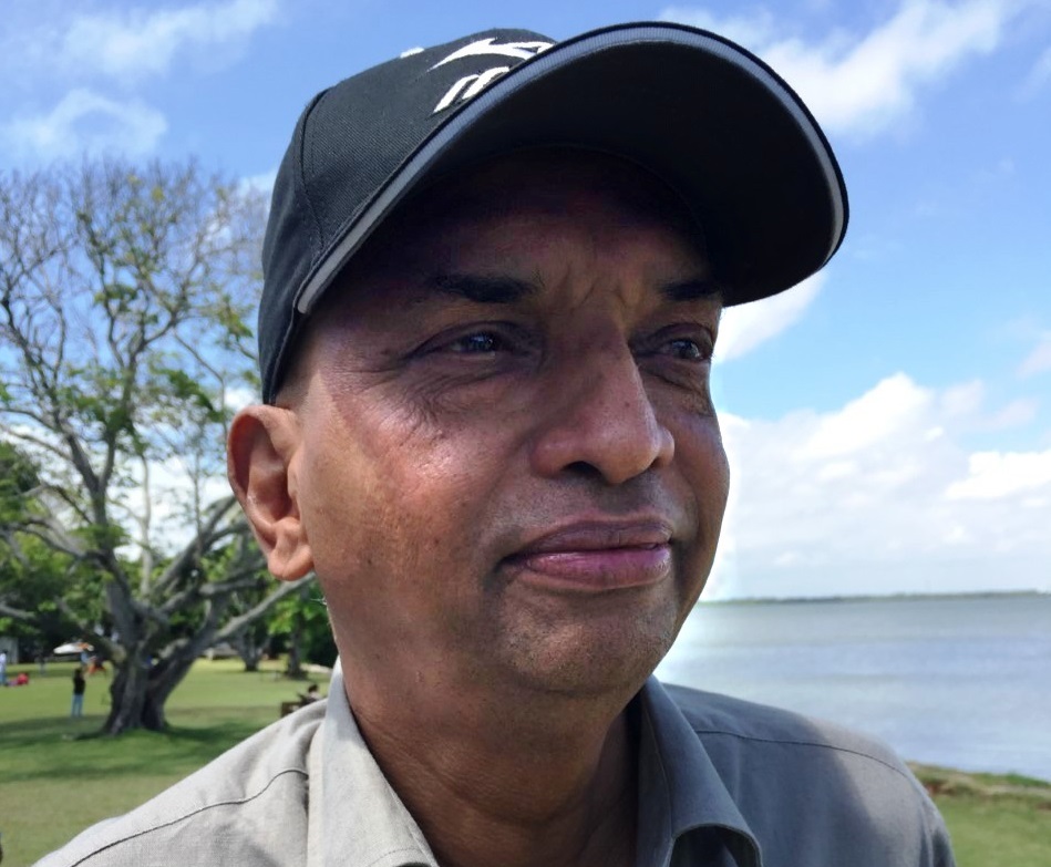අගමැති රනිල්ගේ ජ්‍යෙෂ්ඨ උපදේශකවරයෙකු වූ චරිත රත්වත්තේ අල්ලස් කොමිෂමේ අත්අඩංගුවට