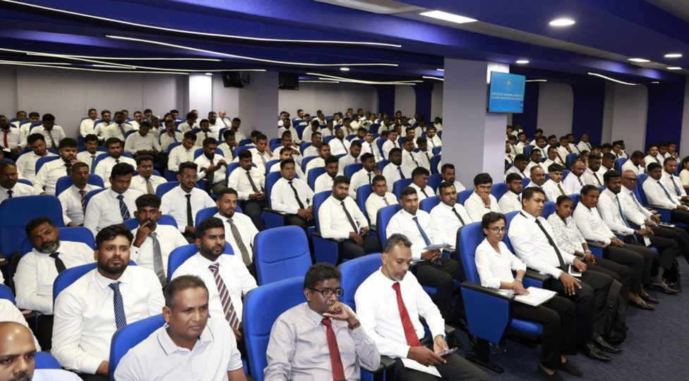 පස්වැනි ශ්‍රේණියේ විනිසුරුවන් 196 කට සහතික ප්‍රදානය කරයි