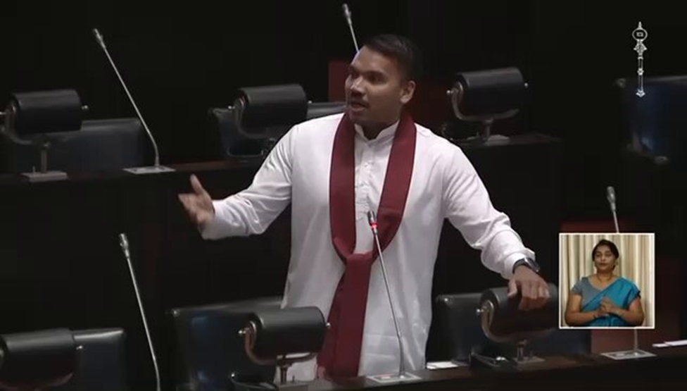 නාමල් යයි –  ඩී.වී. චානක එයි