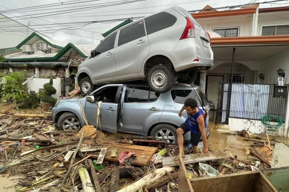 Typhoon Kalmaegi පිලිපීනයේ 114ක් මරා දමයි – රට තුළ හදිසි තත්ත්වයක්