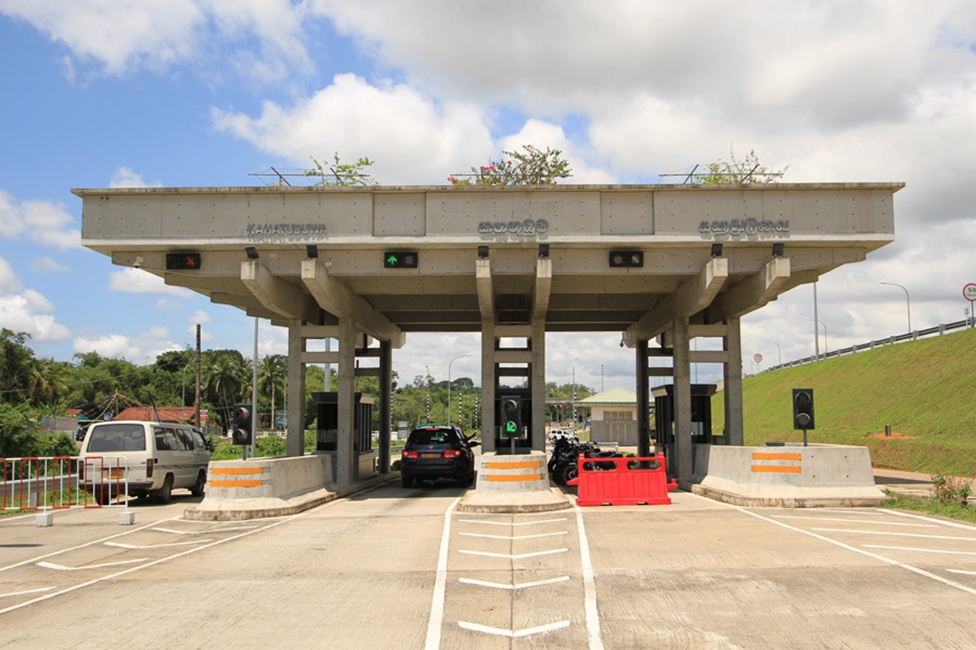 නැවත දැනුම් දෙන තුරු සියලුම අධිවේගී මාර්ග ගාස්තු රහිත කරයි