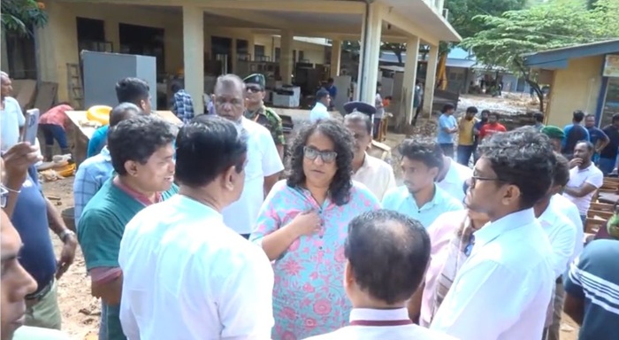 අගමැති හරිනි පේරාදෙණිය සරසවියේ නිරීක්ෂණ චාරිකාවක