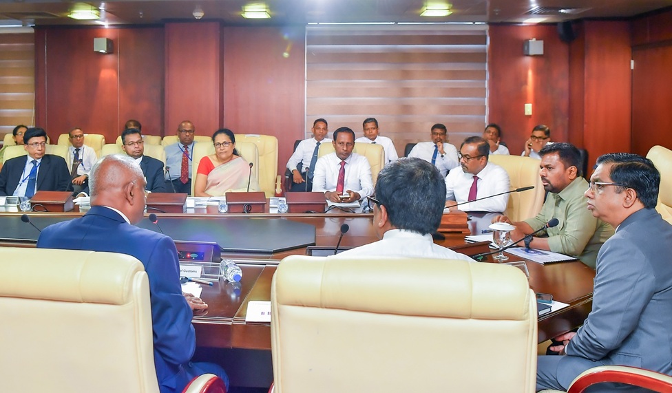සම්පූර්ණ කතාව: ජනපති සහ රේගු දෙපාර්තමේන්තුවේ ප්‍රධානීන් අතර විශේෂ සාකච්ඡාවක්