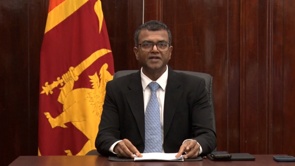 ගංවතුරෙන් යටවූ නිවාස හා දේපොළ පවිත්‍ර කිරීමට කුඩා හා මධ්‍ය පරිමාණ ව්‍යවසායකයින්ටත් රු. 25,000ක්