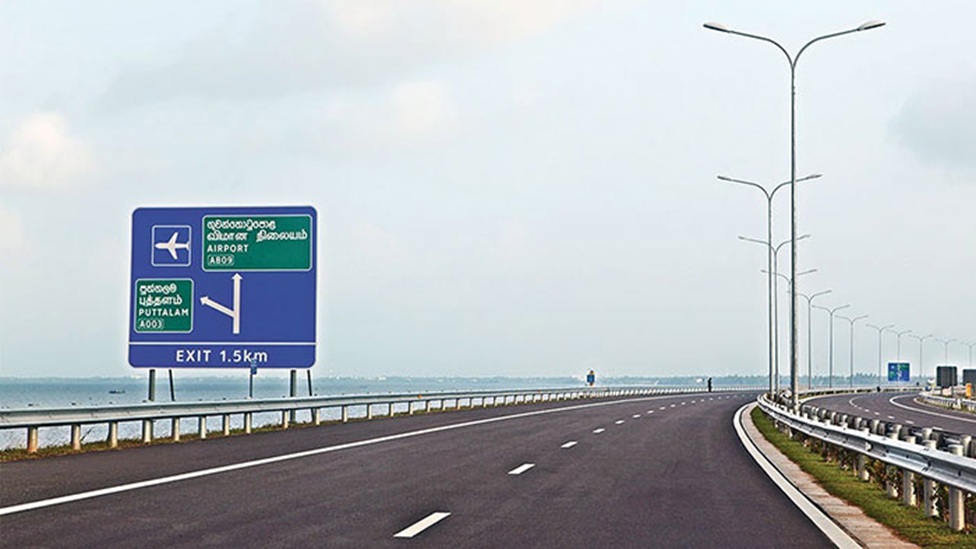 අධිවේගී මාර්ගයේ ගමන් කරන රියැදුරන්ට RDA ප්‍රධානියාගෙන් විශේෂ ඉල්ලීමක් හා දැනුම් දීමක්