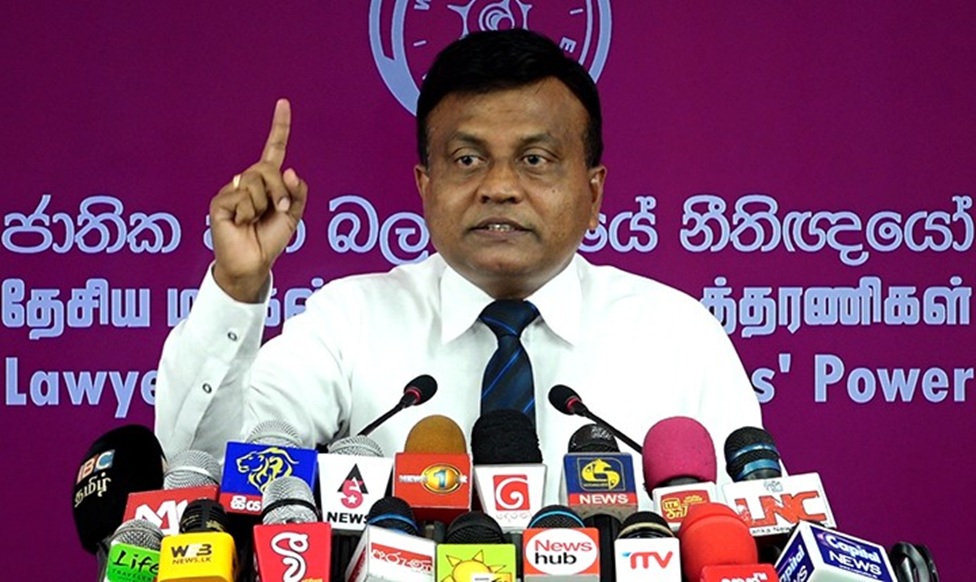නියෝජ්‍ය ඇමැති සුනිල් වටගලගේ කීර්ති නාමයට මහින්ද පතිරණ  රුපියල් බිලියන 10ක හානියක් කරලා