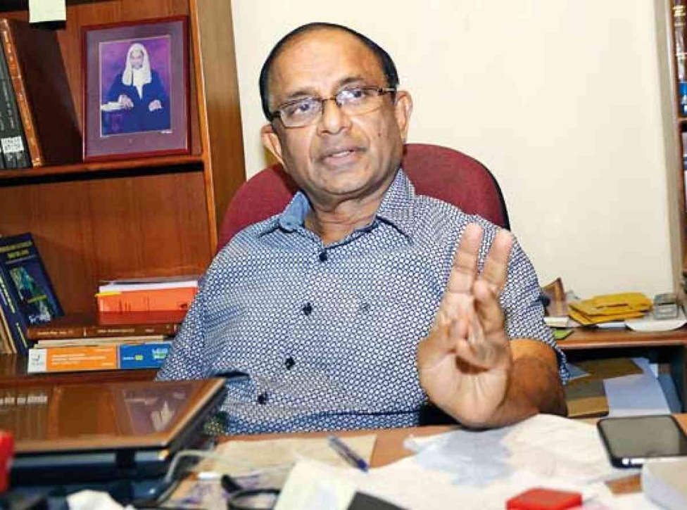 ආණ්ඩුව පරණ වෙන්න පරණ වෙන්න ආර්ථික ප්‍රශ්න ආදි වෙනත් ප්‍රශ්න ප්‍රමුඛතා බවට පත් වෙනවා –  – ආචාර්ය ජයම්පති වික්‍රමරත්න, ජනාධිපති නීතිඥ