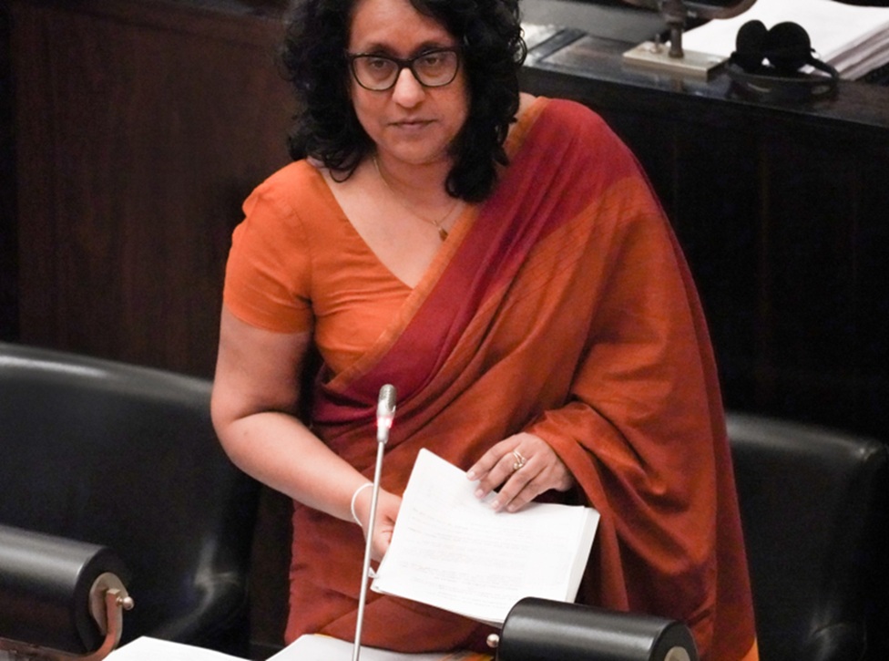 අධ්‍යාපනය සහ උසස් අධ්‍යාපනය සම්බන්ධ ප්‍රශ්න රැසකට අග්‍රාමාත්‍යවරියගෙන් නිසි පිළිතුරු