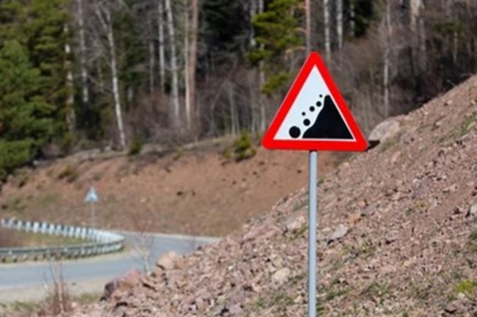 නුවර සහ නුවරඑළිය ප්‍රා.ලේ. කොට්ඨාශ තුනකට නායයාමේ නිවේදන