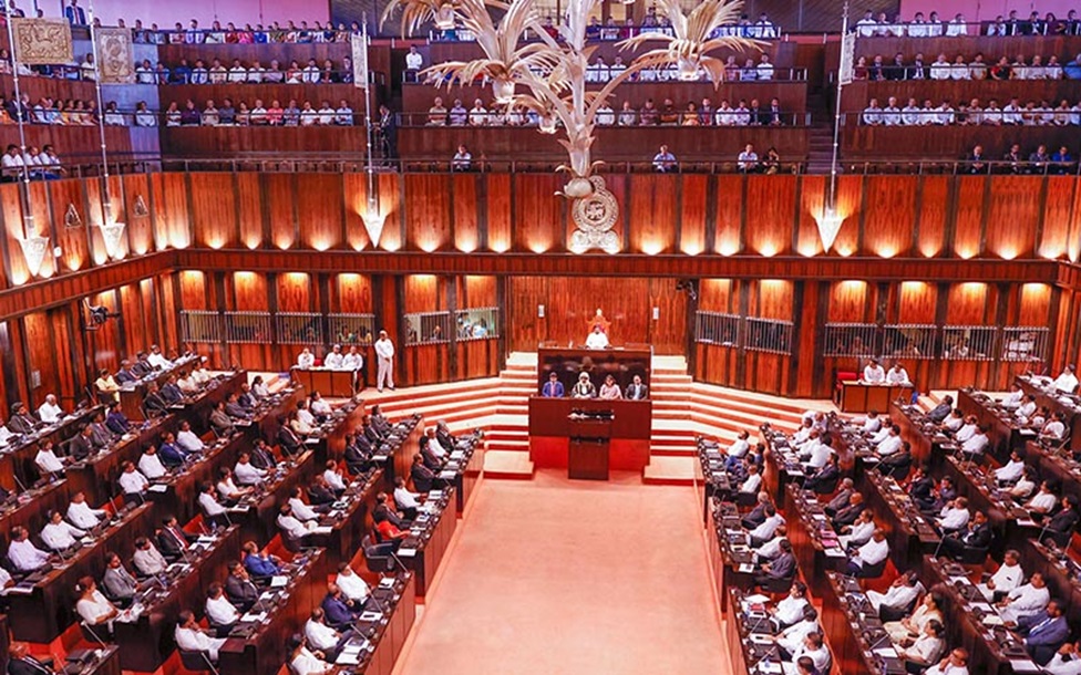 පාර්ලිමේන්තු විශ්‍රාම වැටුප් විවාදය: ප්‍රතිසංස්කරණ ද ජනතාවාදය ද?