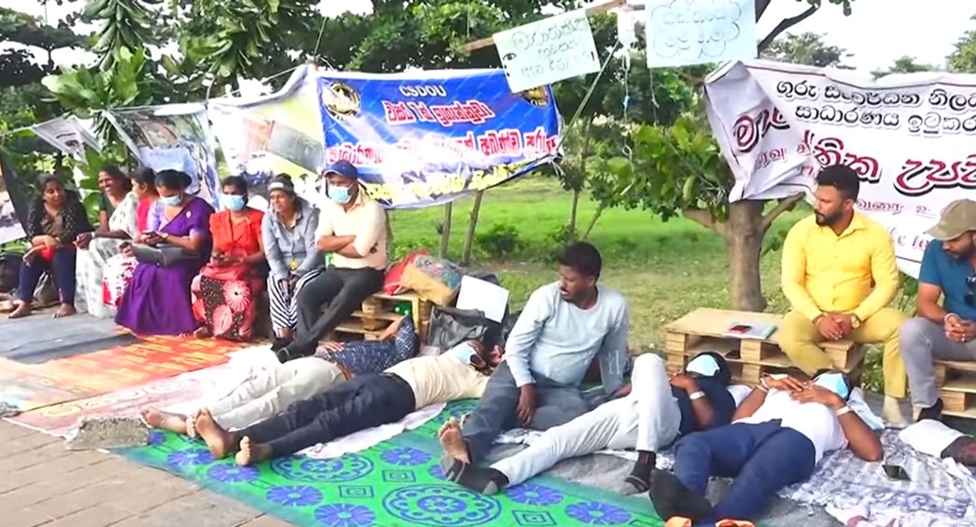 ජනපති සමඟ පැවැති සාකච්ඡාවෙන් පසු පාසල් සංවර්ධන නිලධාරීන් ගත් තීන්දුව