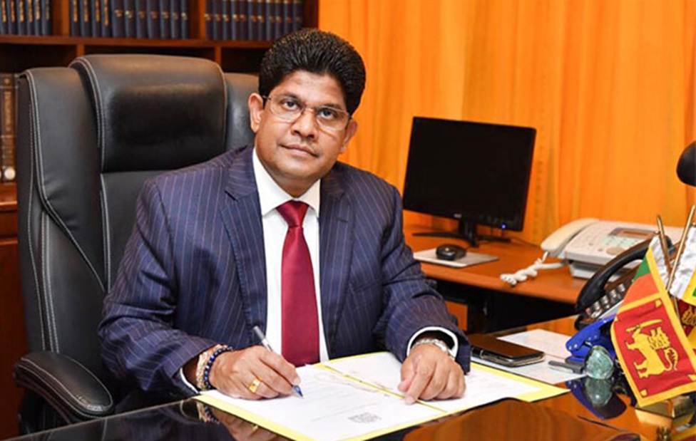 චමින්ද කුලරත්න කථානායකවරයාට එරෙහිව අල්ලස් කොමිසමට පැමිණිල්ලක් ගොනු කරයි