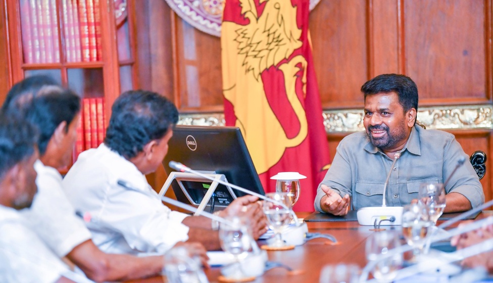 ජනපති සහ විරෝධතාවයේ නියුතු මාදැල් ධීවරයන් අතර සාකච්ඡාවක්